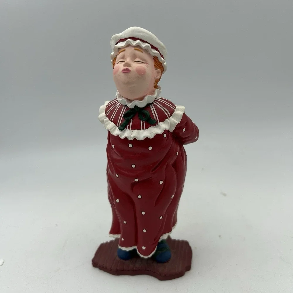 Department 56‎ Mama Figure All Through The House I Saw Mama Kissing Santa Claus